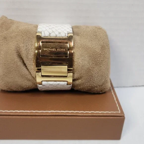 Michael Kors MK 2122 Women Designer Watch - Picture 4 of 8